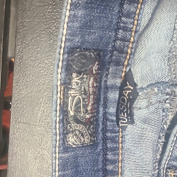 Silver - Picture 10 of 11